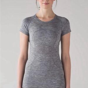 Lululemon swiftly tech 2.0 grey hip length shirt short sleeve sz 6